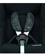 8601725110_2019_maxicosi_carseat_toddlercarseat_tobi_black_blackgrid_safetyharness_front