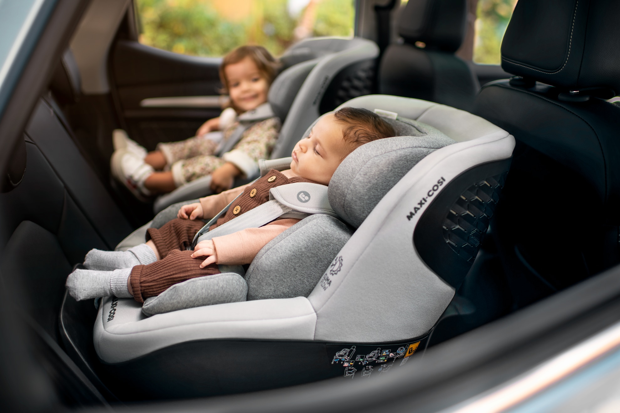 What are the car seat rules for rear and forwardfacing travel? Maxi